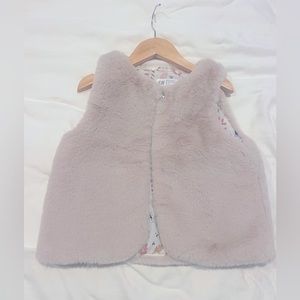 H&M Fluffy Vest size 5T-6